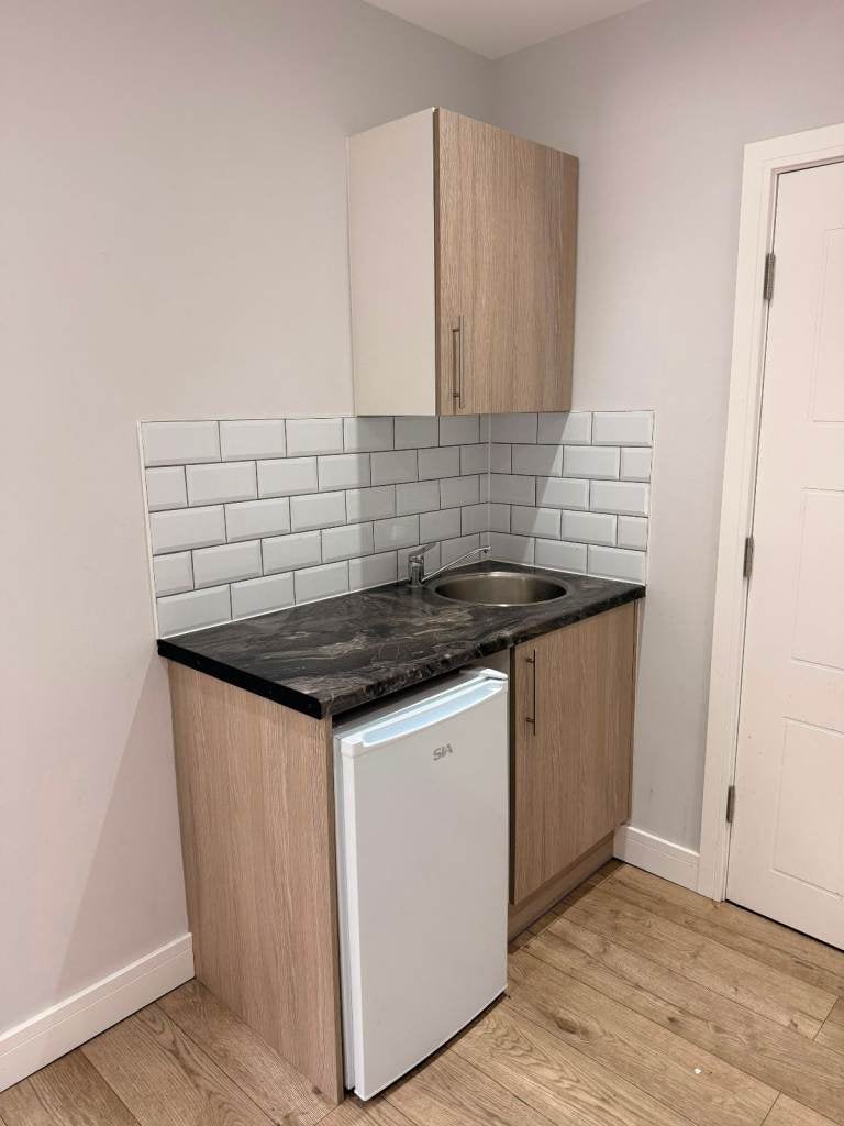 Flat Monarch Close in Greater London