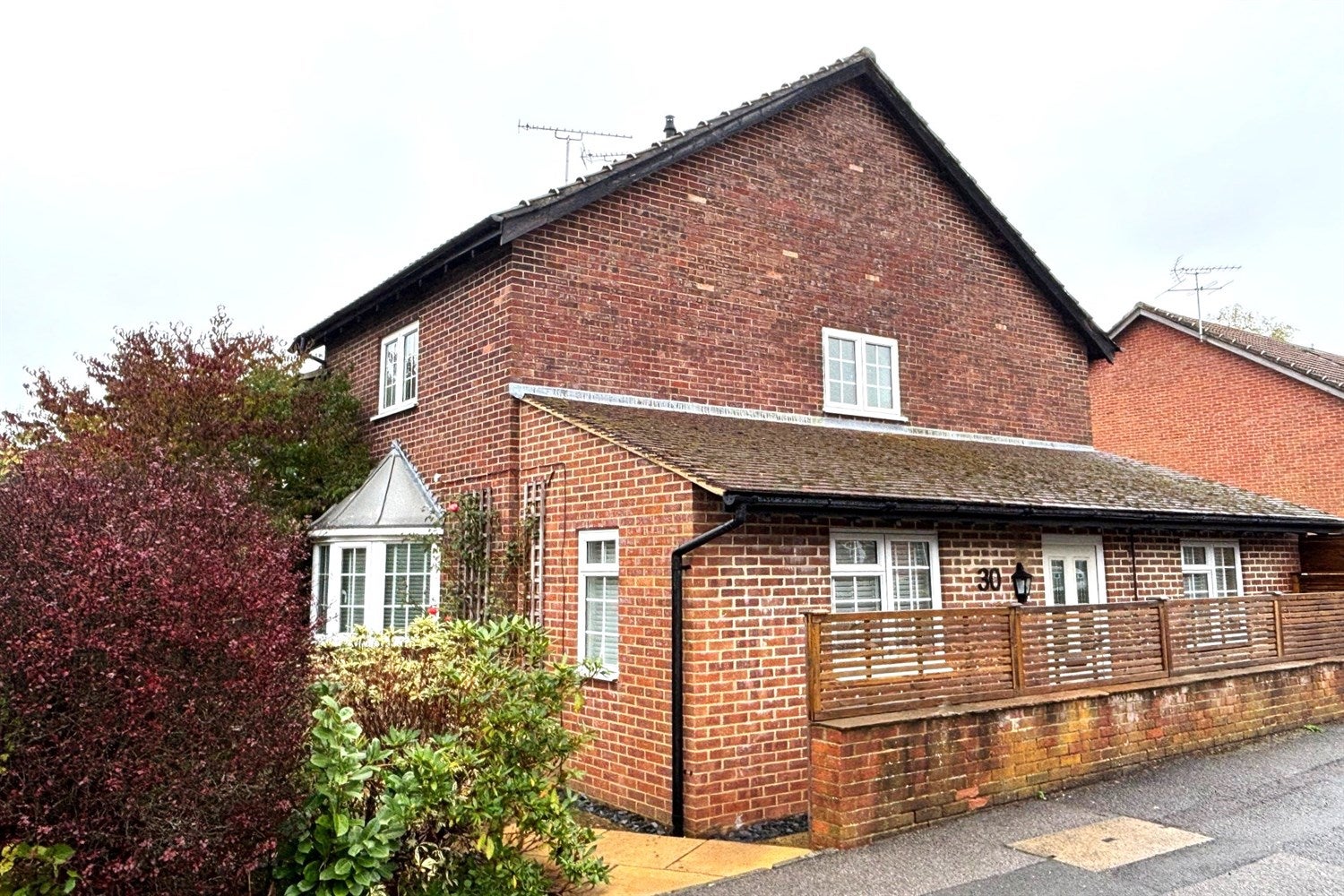 House Hurst Close in East Hampshire