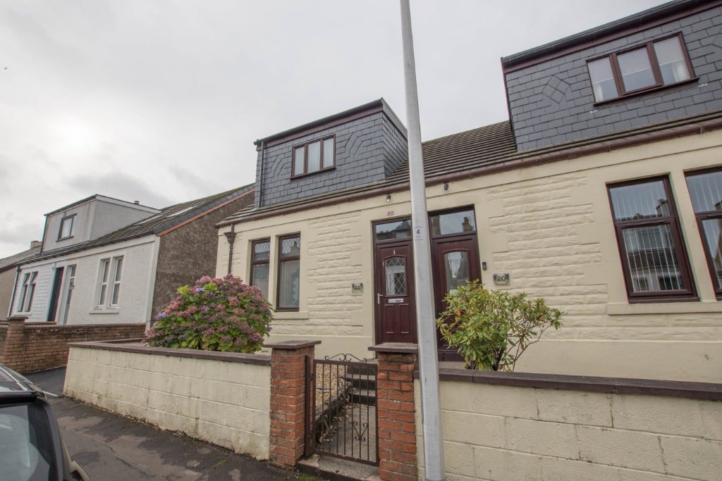 House Zetland Place in Lochgelly