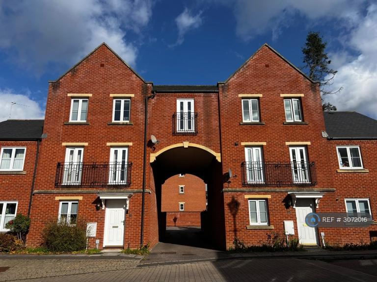 House Fleming Way in Exeter