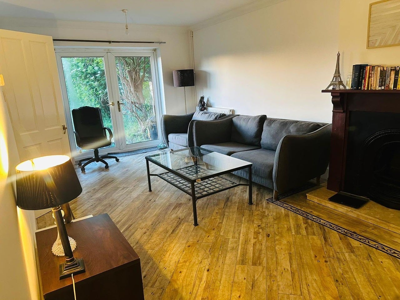 Room Charlton Crescent in Greater London