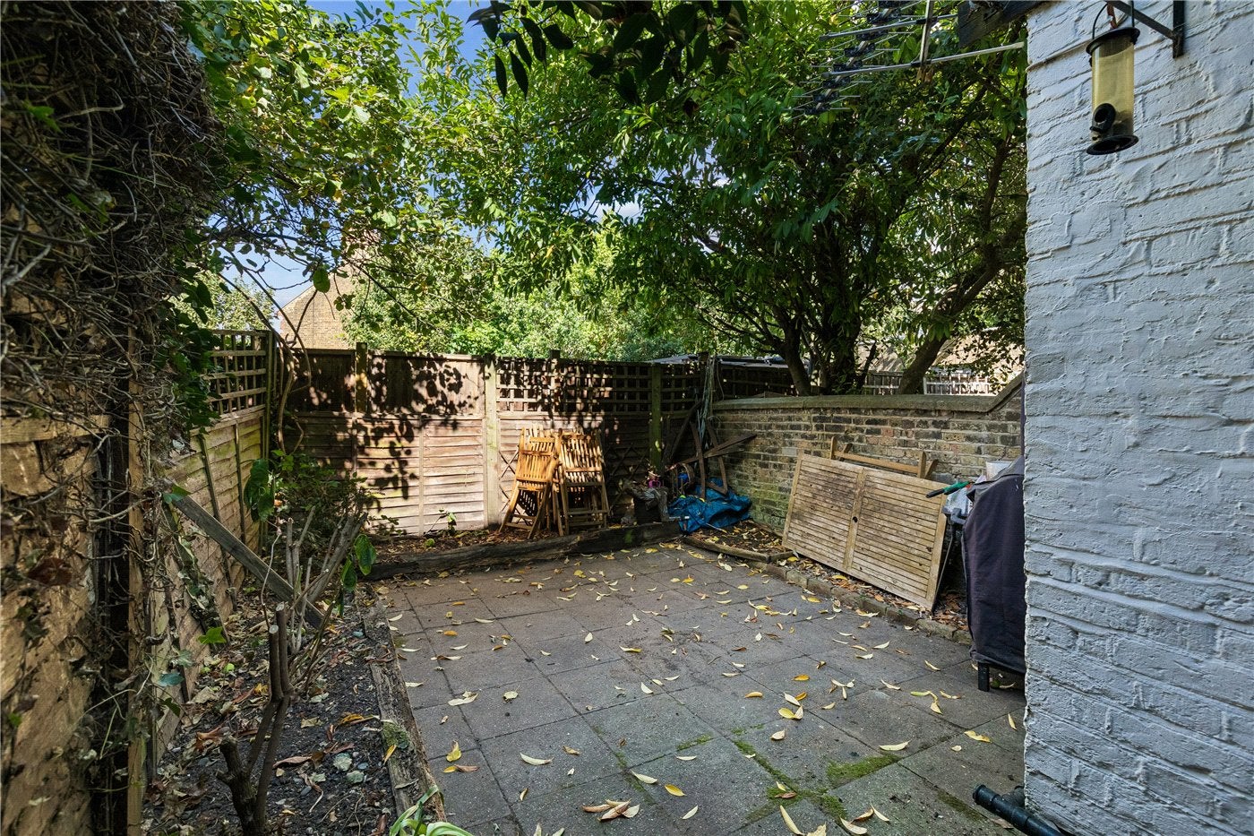 Flat Dafforne Road in Greater London