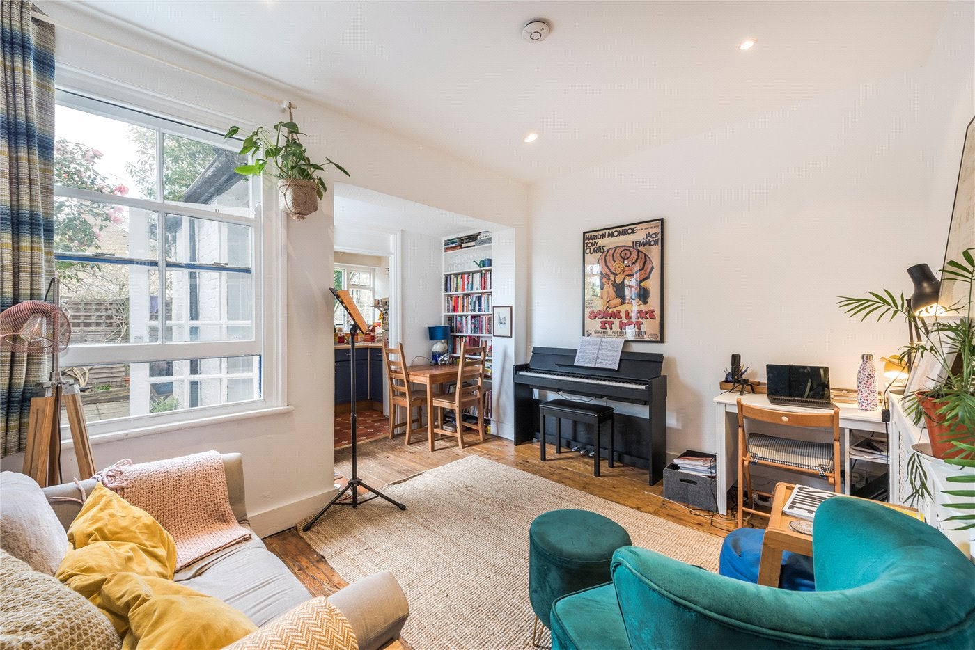 Flat Dafforne Road in Greater London