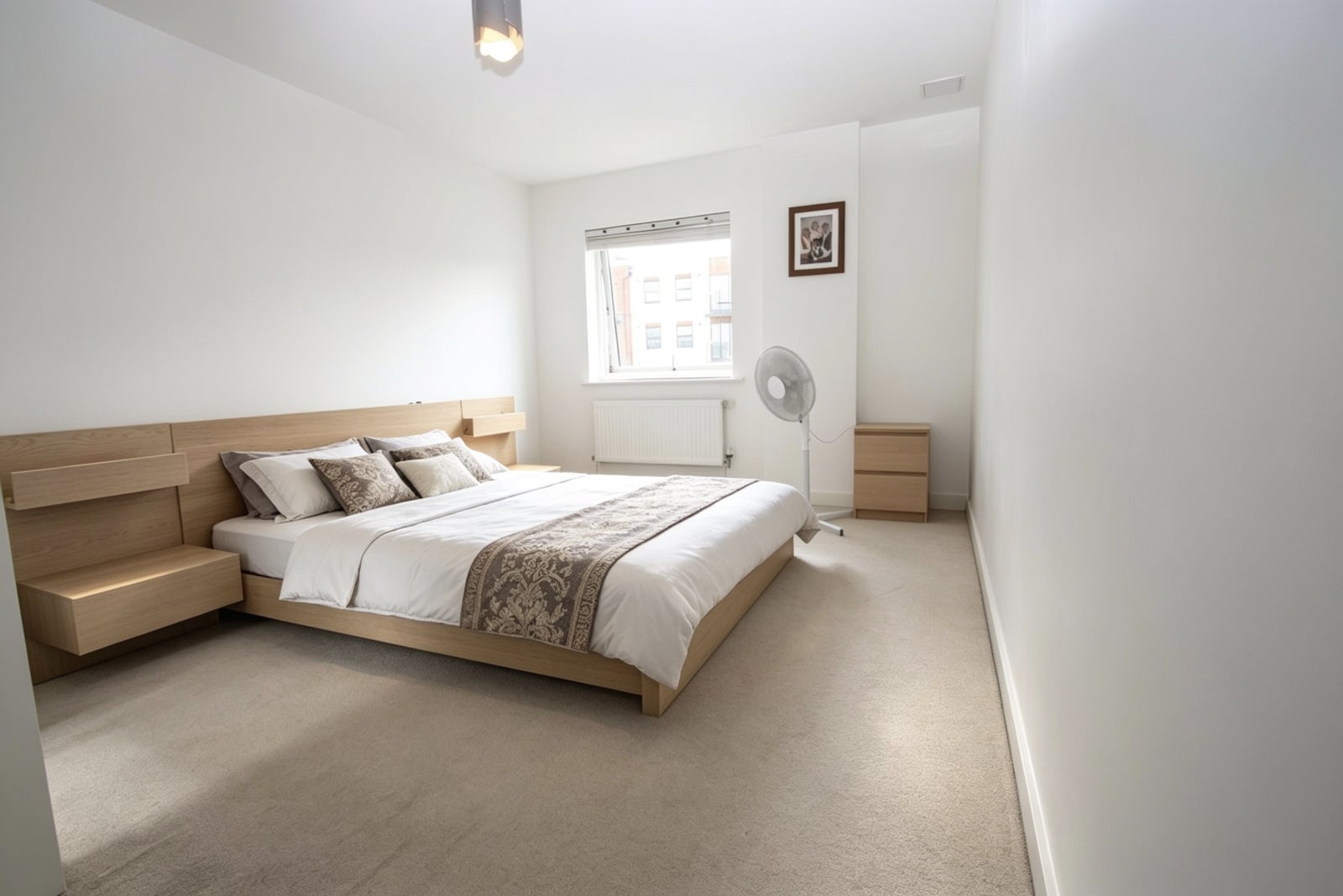 Flat Griffin Road in London