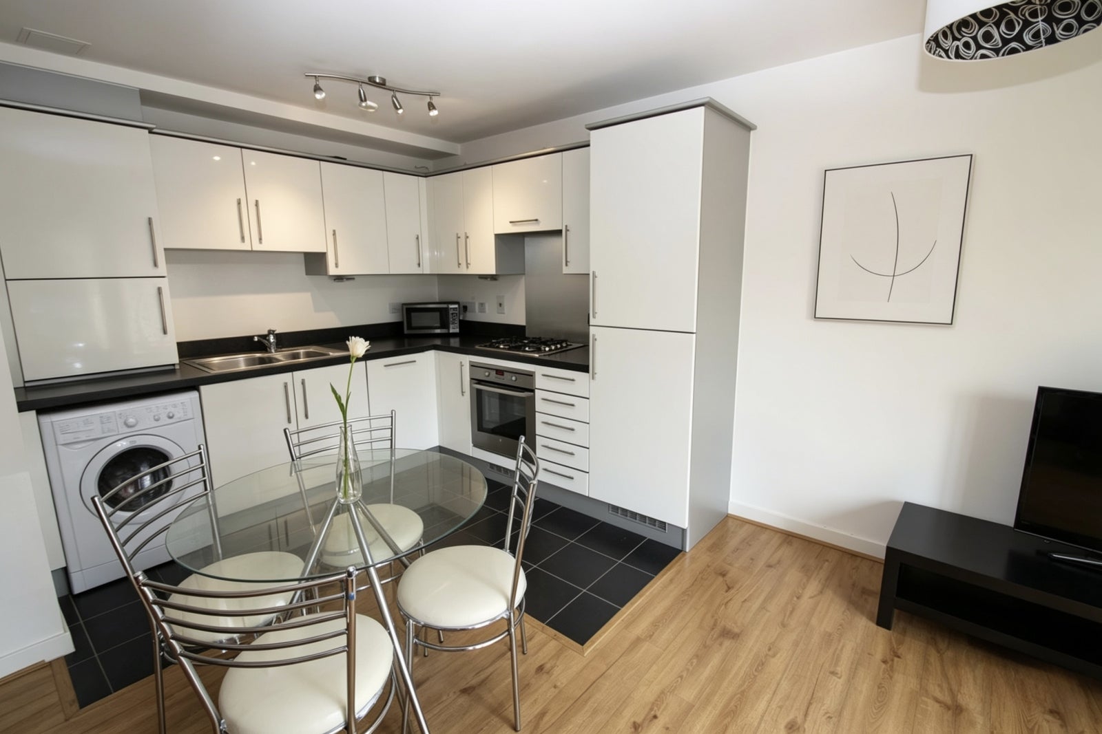 Flat Griffin Road in London