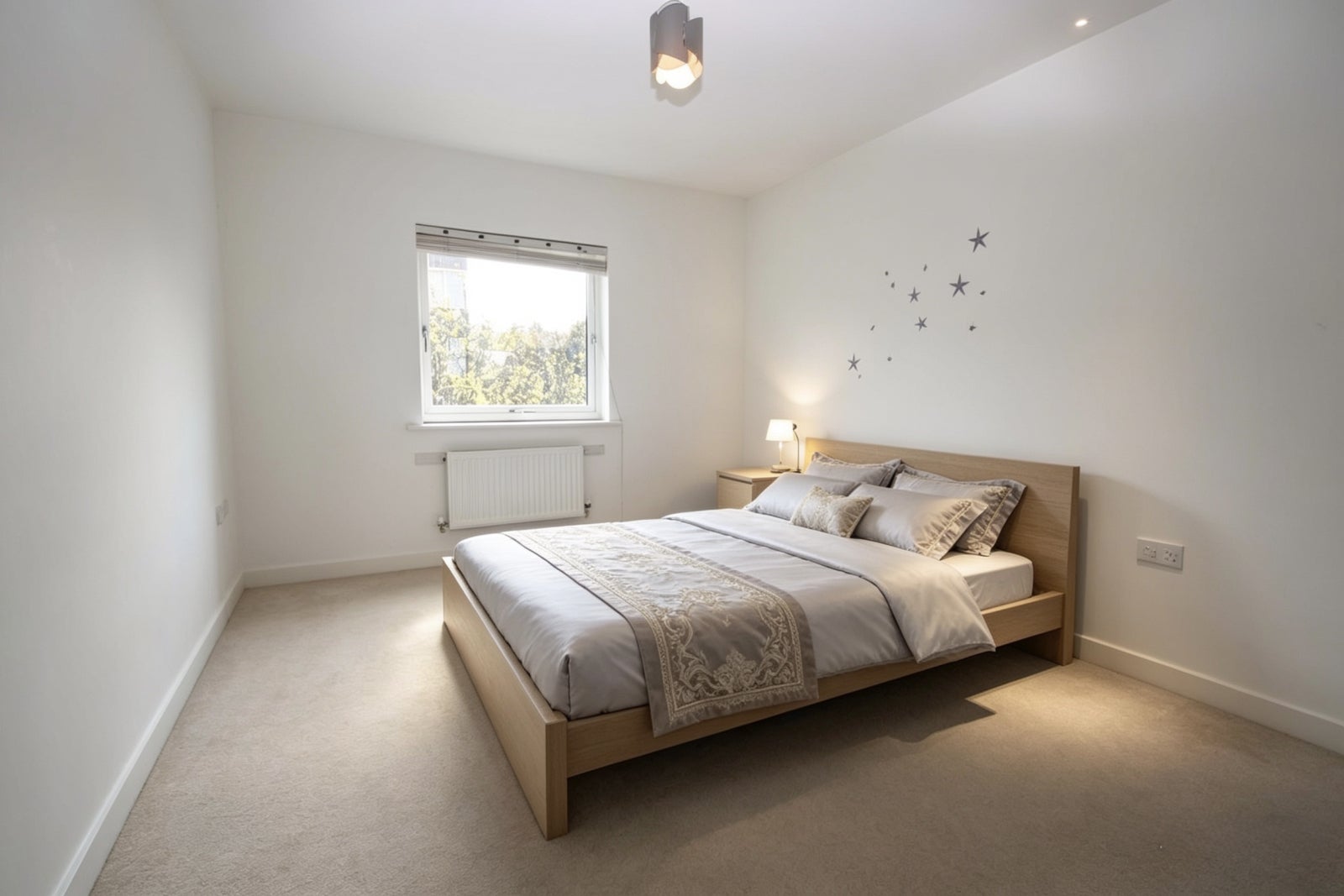 Flat Griffin Road in London