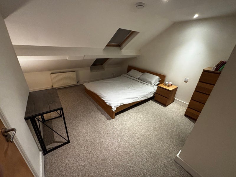 Room Brayburne Avenue in Greater London