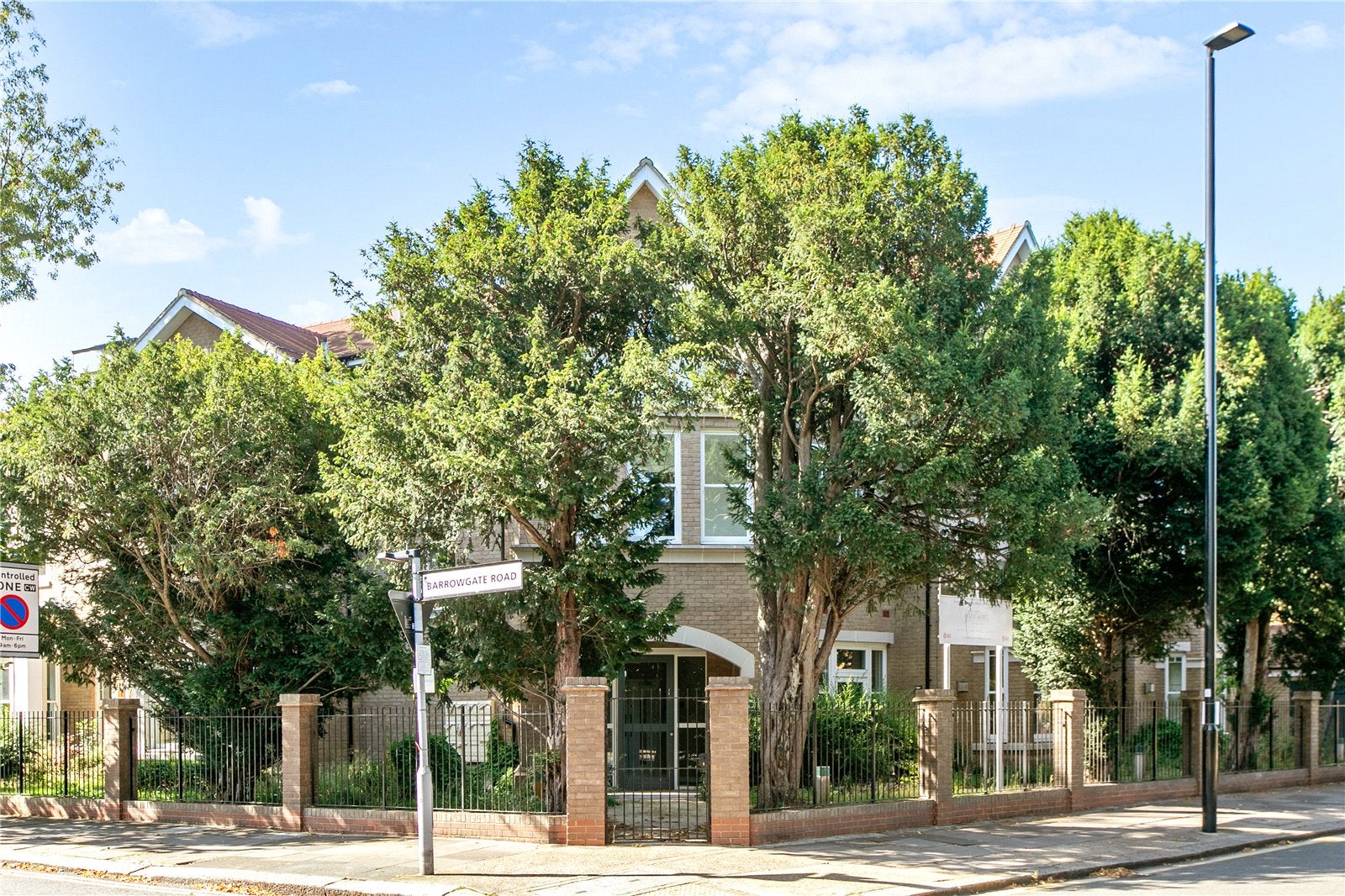 Flat Burlington Gardens in Greater London