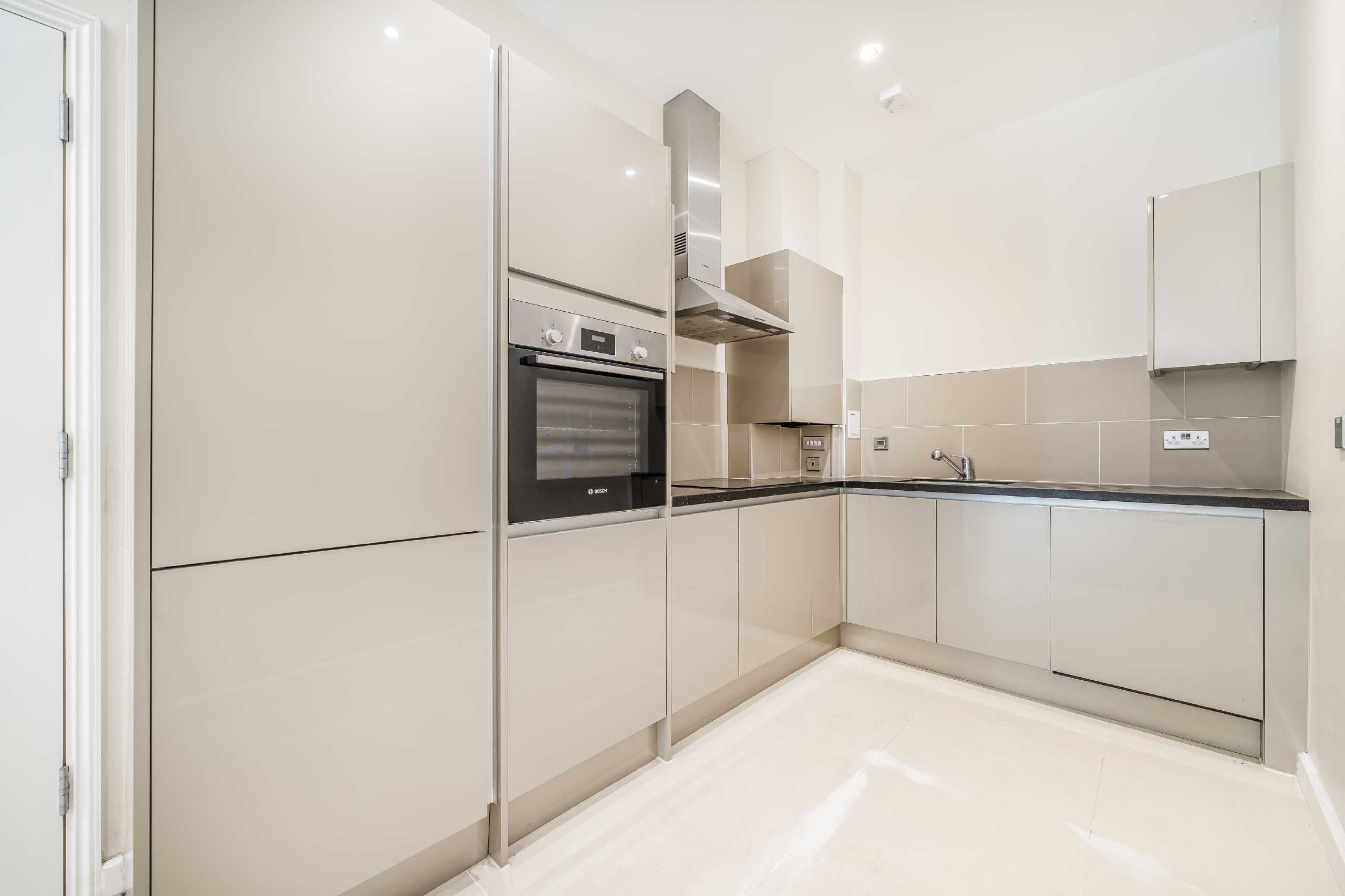 Flat Burlington Gardens in Greater London