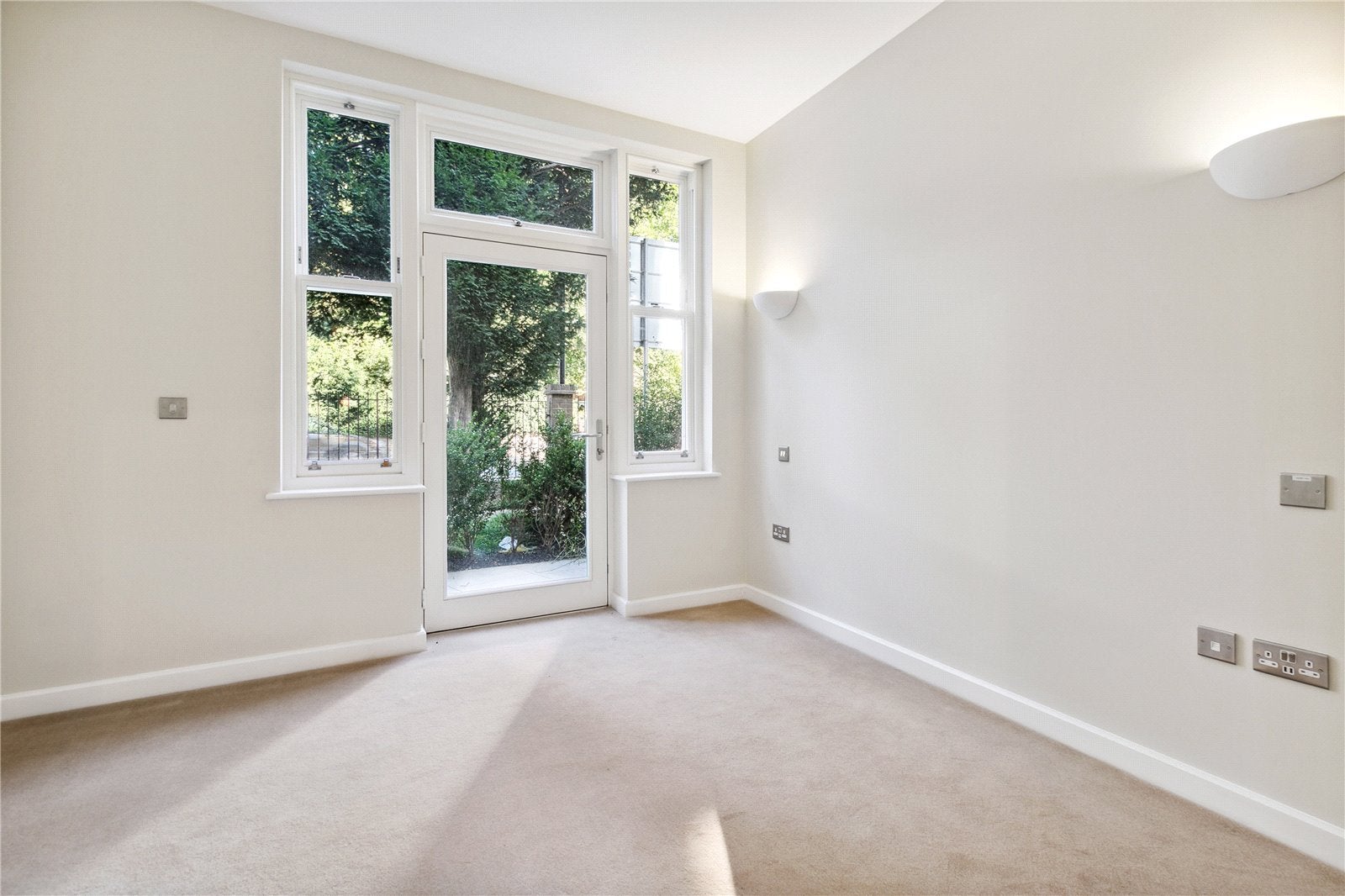 Flat Burlington Gardens in Greater London