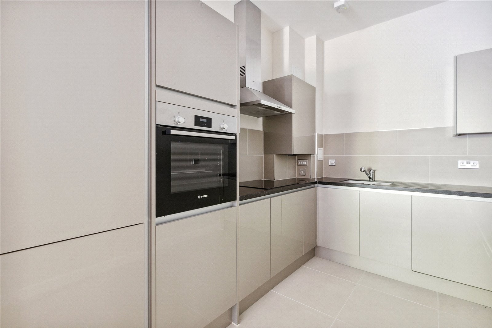 Flat Burlington Gardens in Greater London