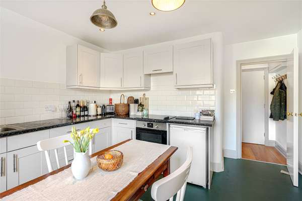 Flat Barmouth Road in Greater London
