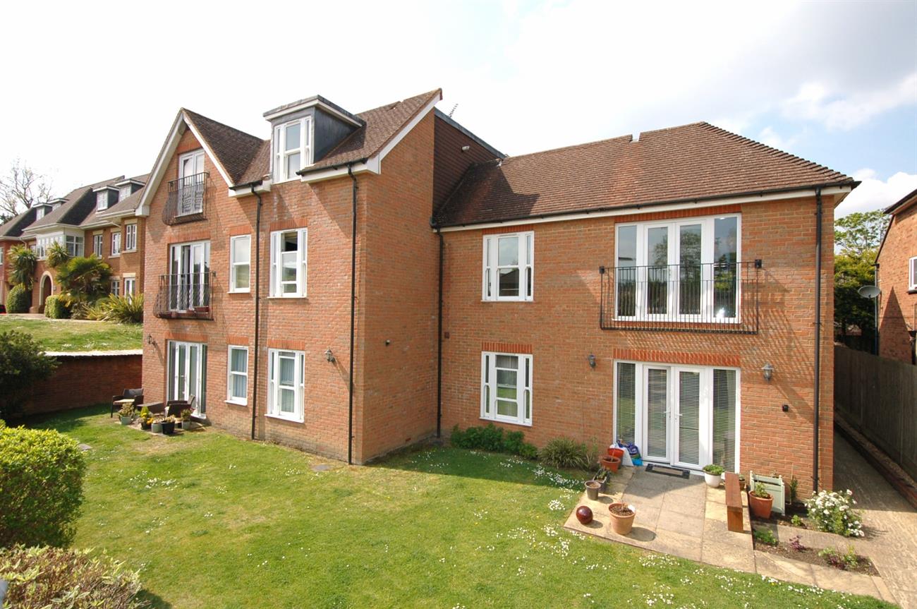 Flat London Road in Surrey Heath
