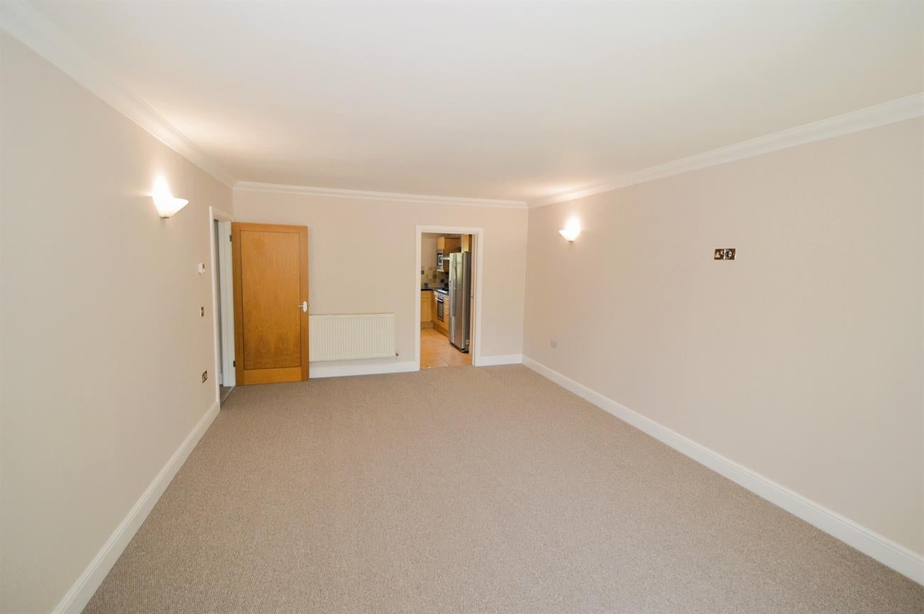Flat London Road in Surrey Heath