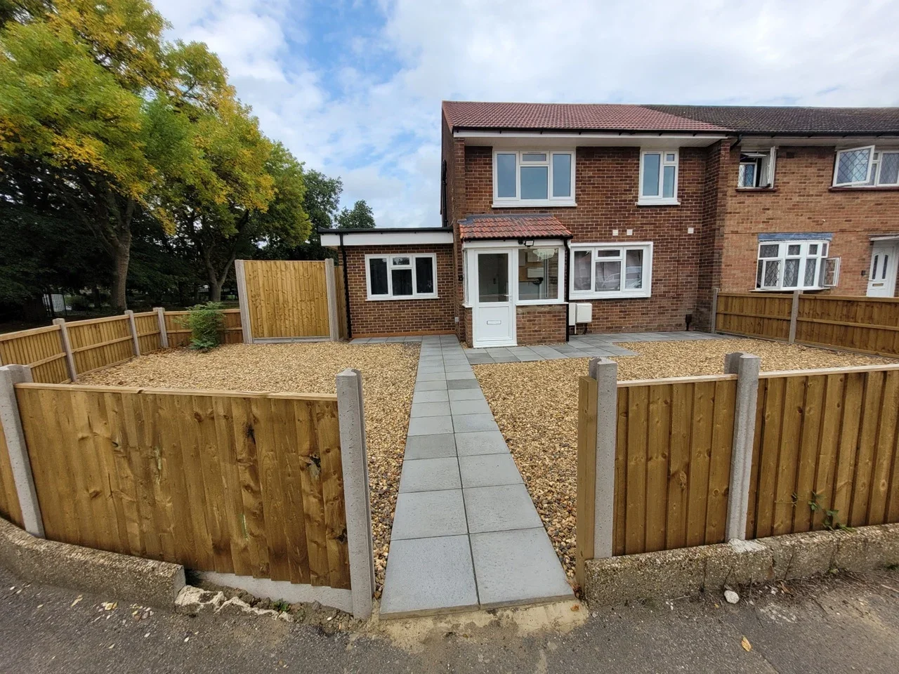 Room Wise Lane in Greater London