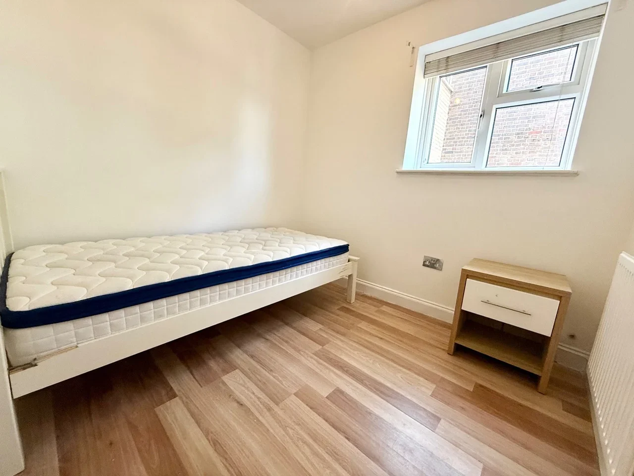 Flat Canterbury Road in Greater London
