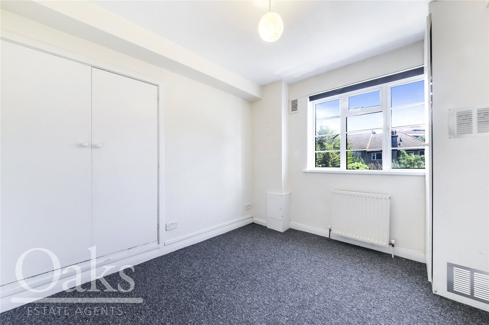 Flat Streatham High Road in Greater London