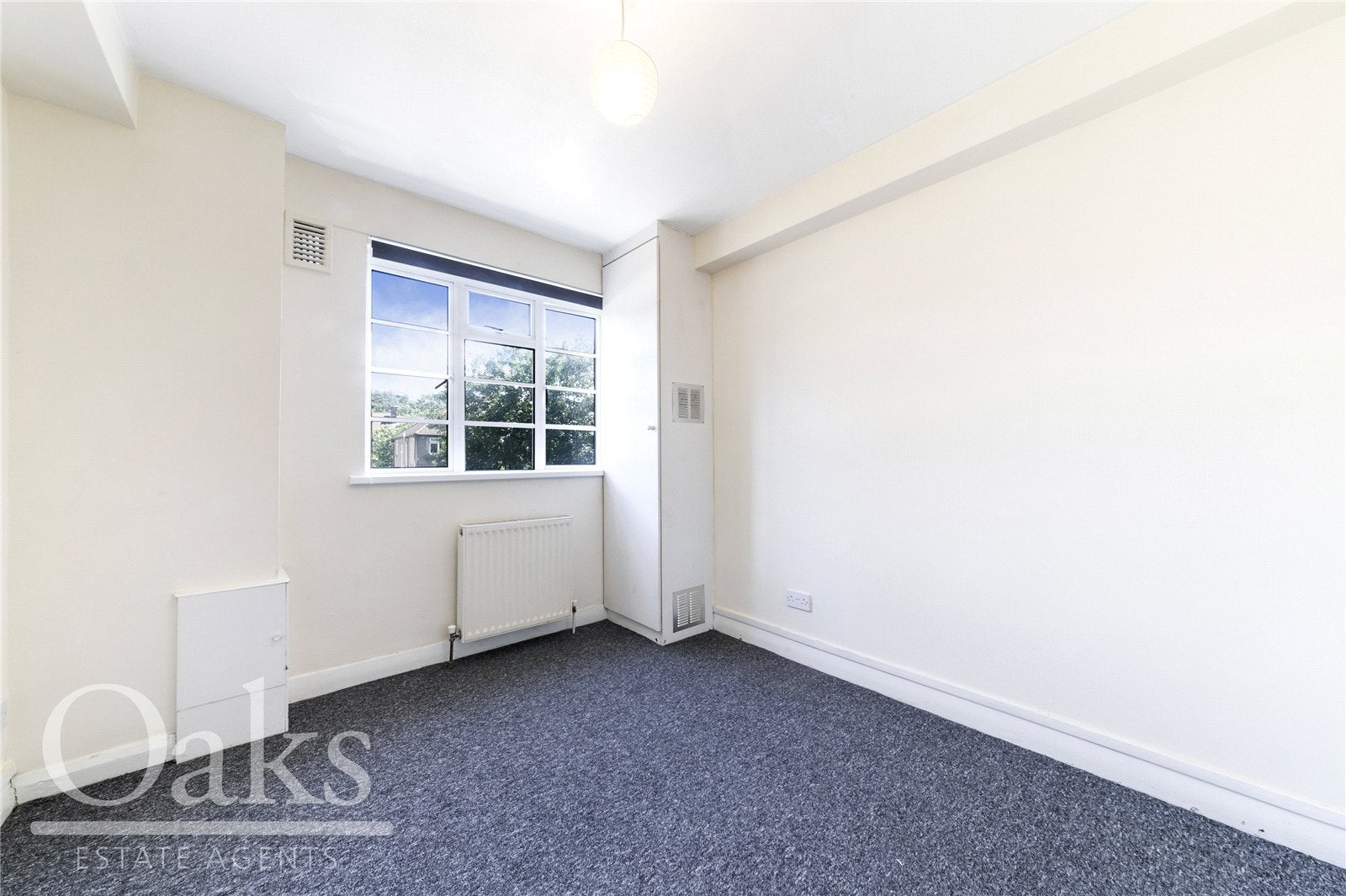 Flat Streatham High Road in Greater London