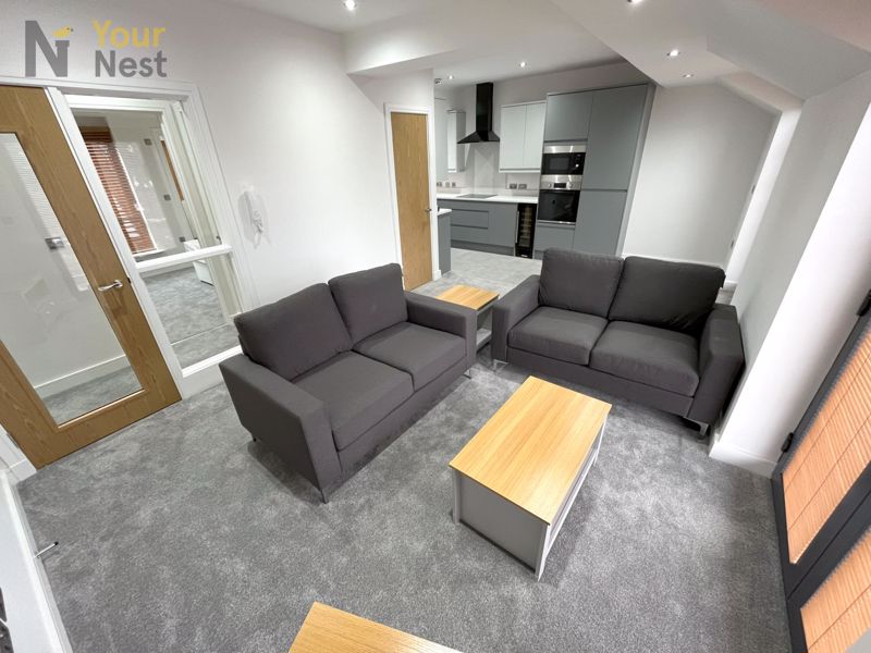 Flat Derwentwater Terrace in Leeds