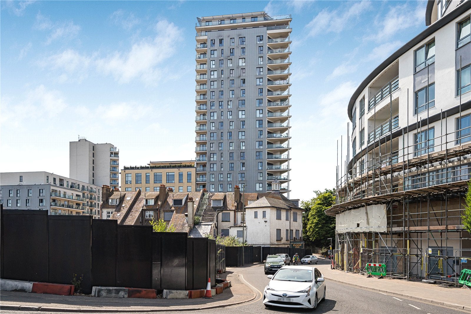 Flat Guildford Road in Woking