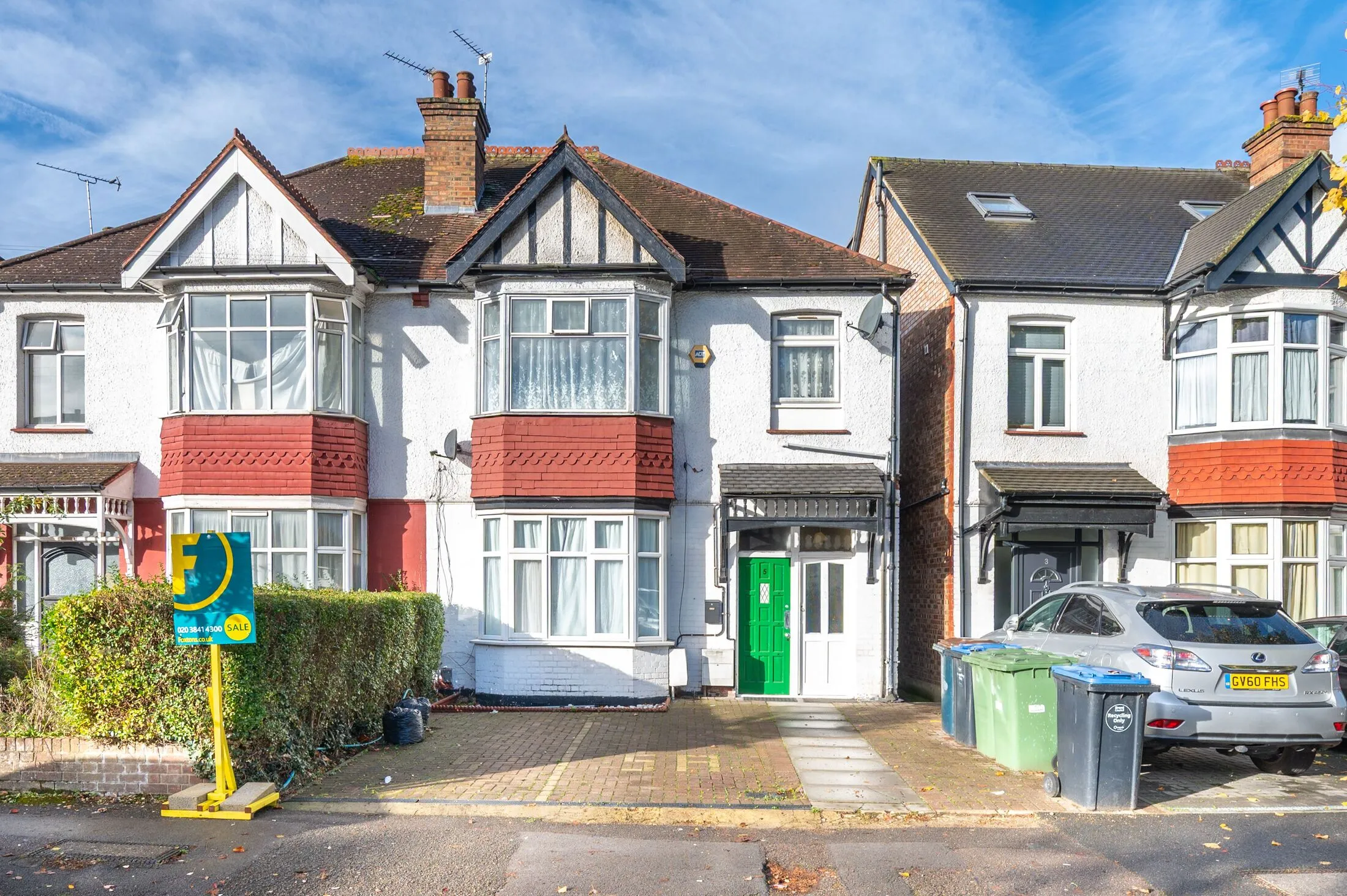 Flat Danethorpe Road in Greater London