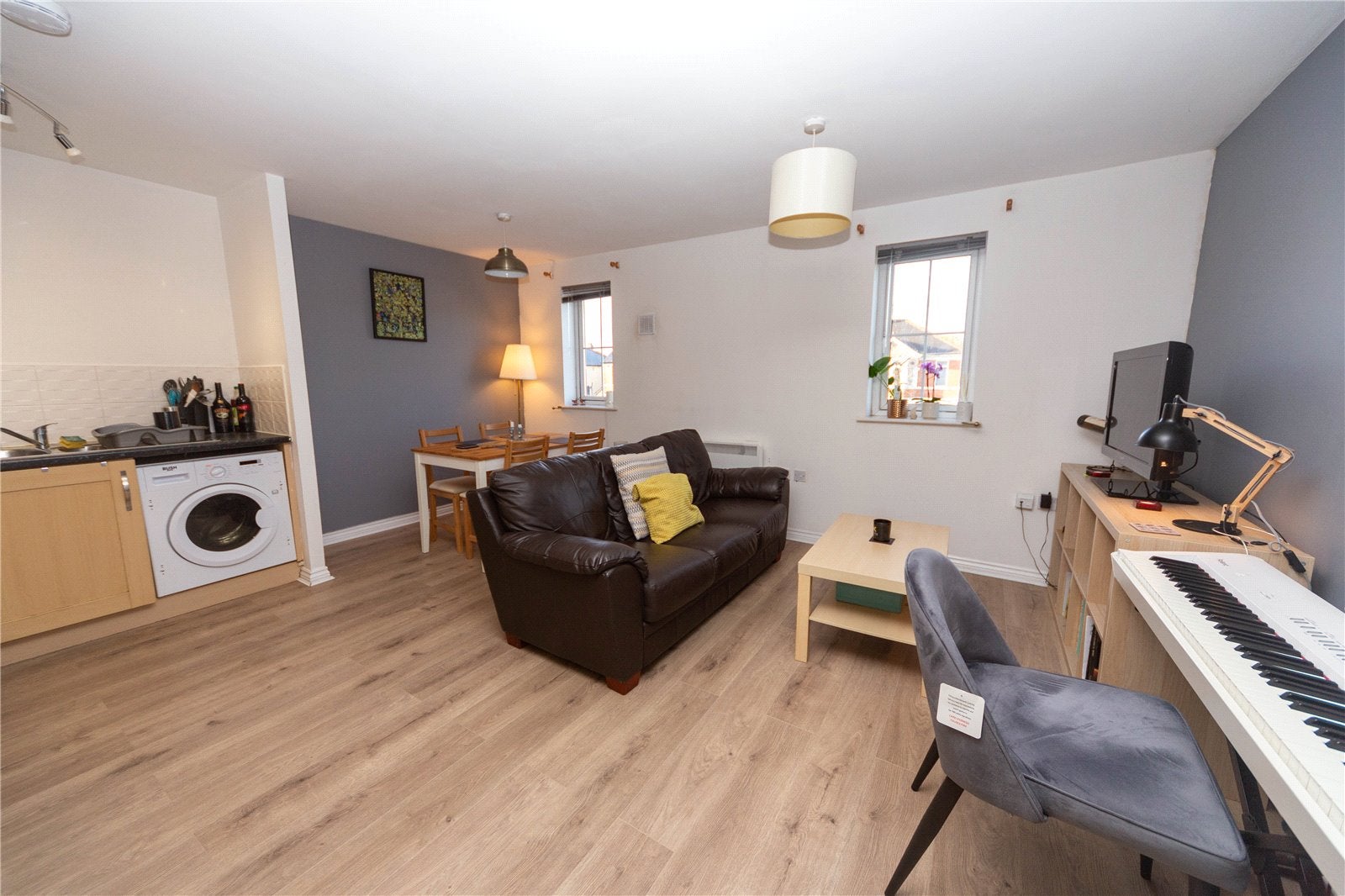 Flat Caerphilly Road in Cardiff
