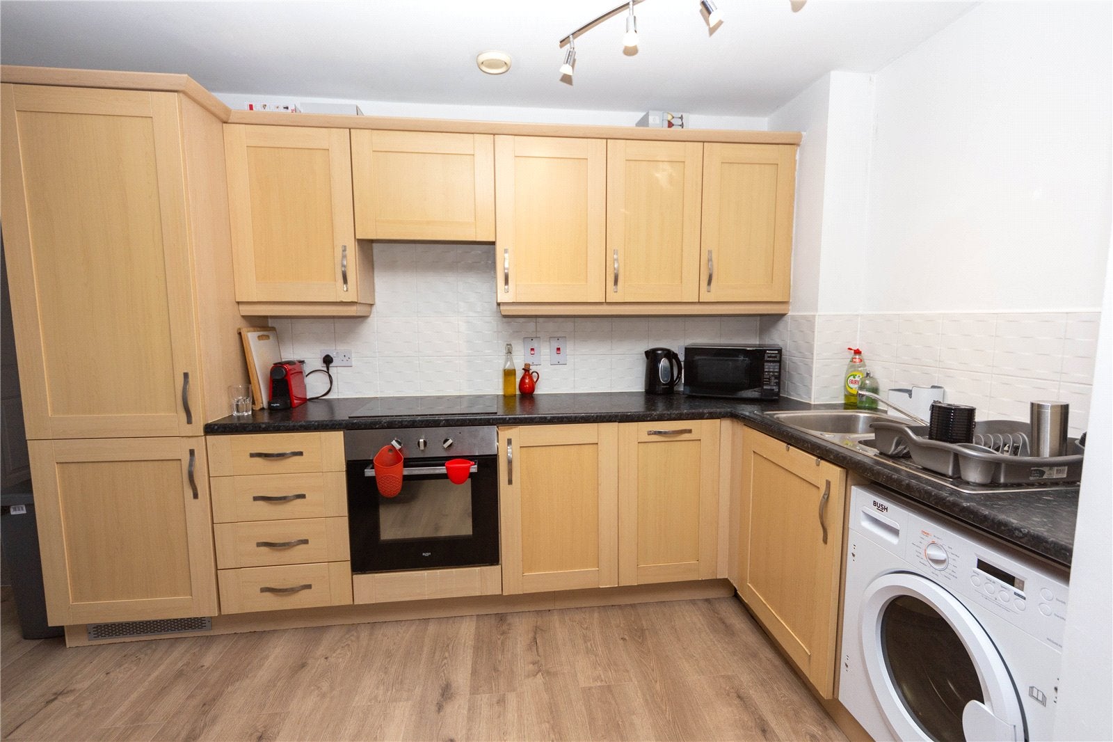 Flat Caerphilly Road in Cardiff