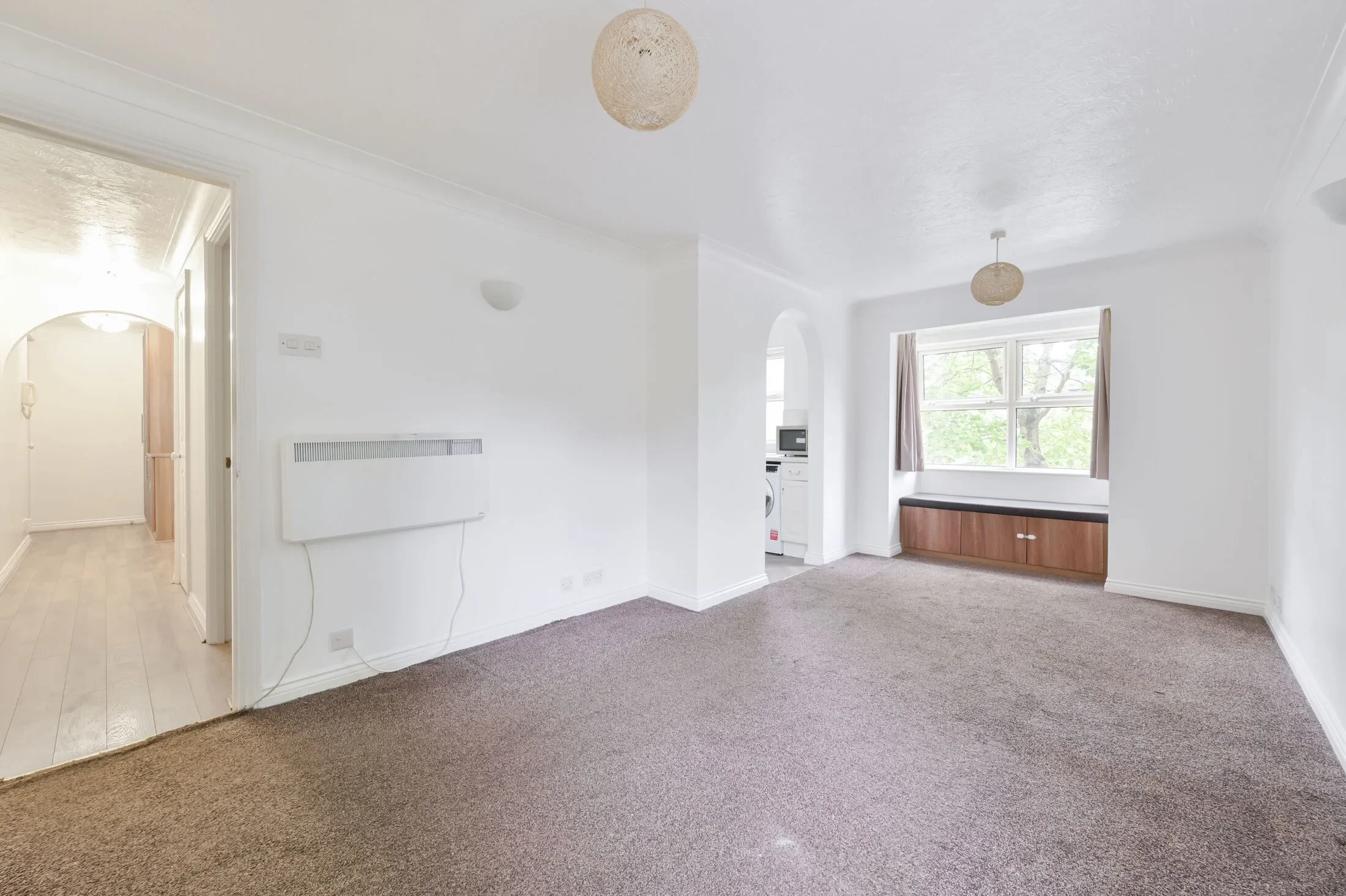 Flat Beaumont Road in Greater London