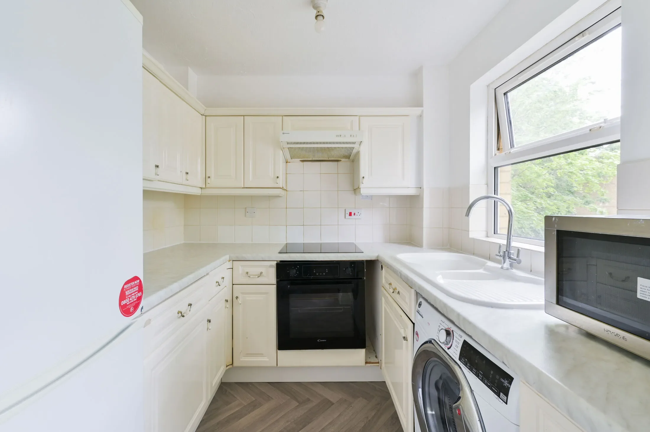 Flat Beaumont Road in Greater London
