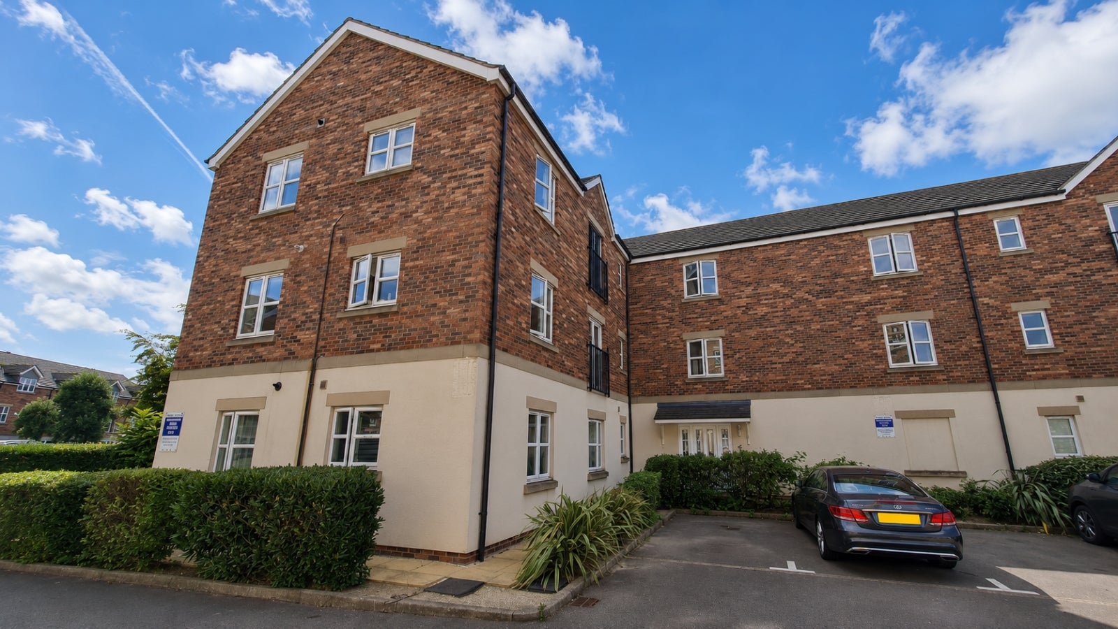 Flat Temple Court in Wakefield