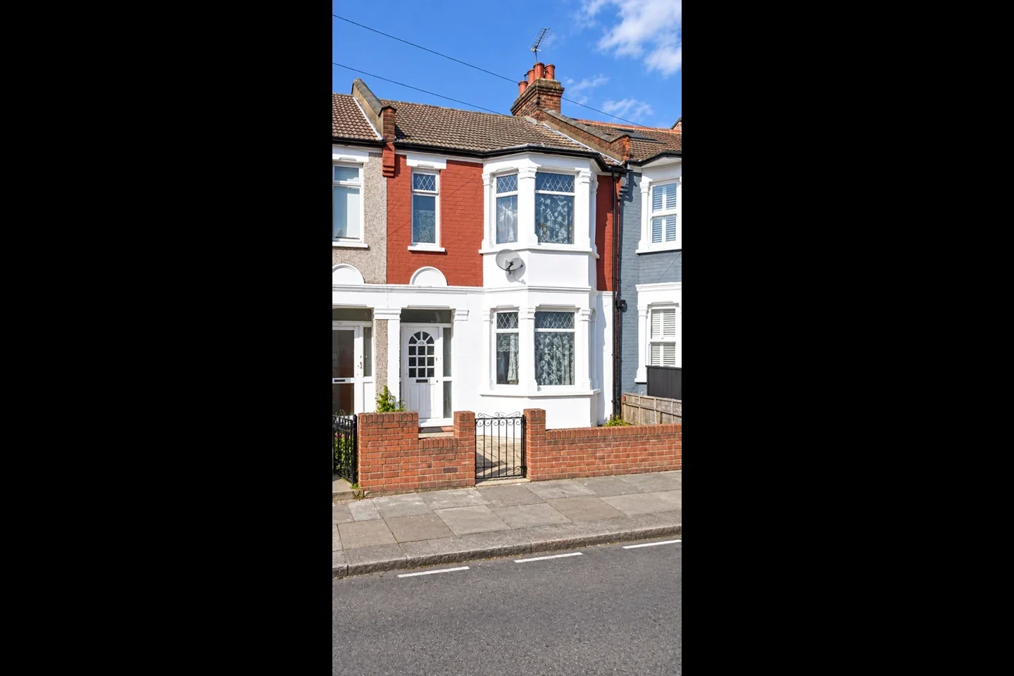House Stirling Road in Greater London
