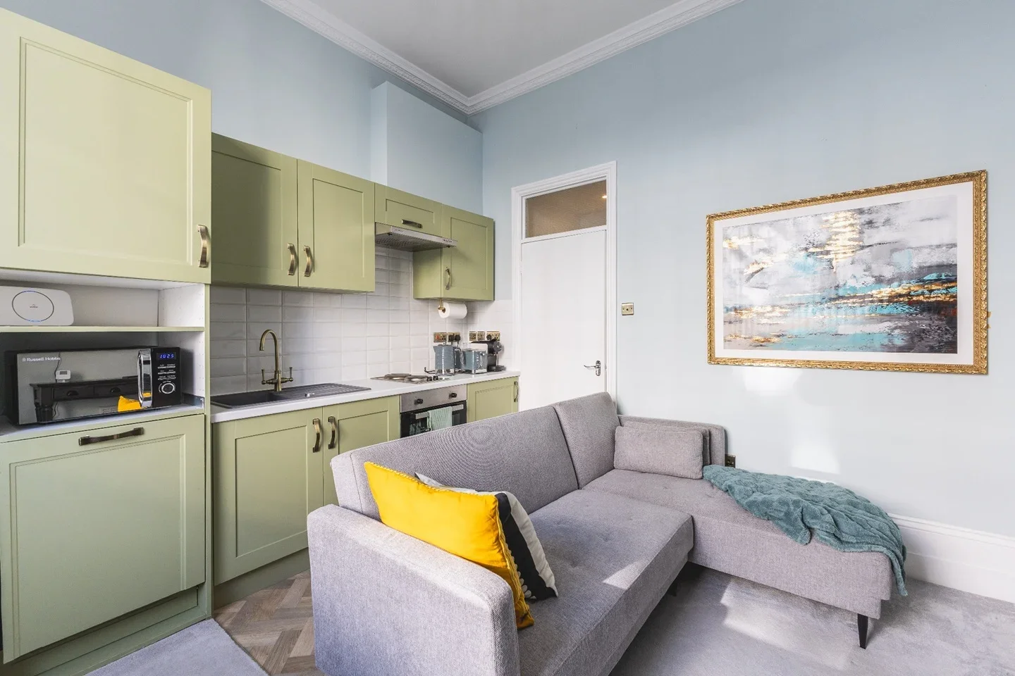 Flat Warwick Way in City of Westminster