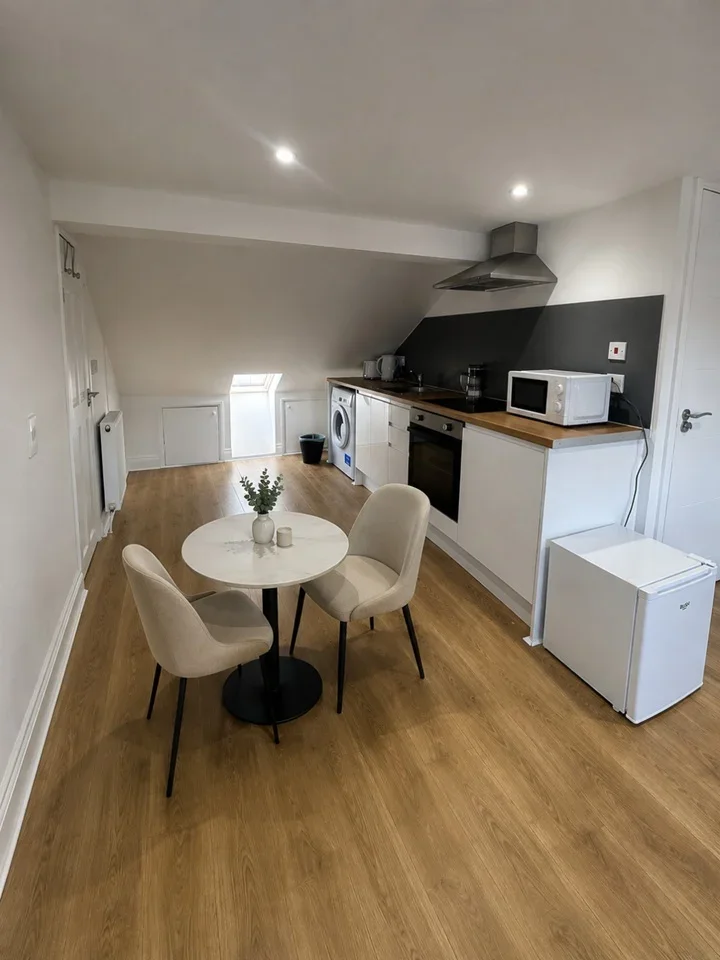 Flat Penrhyn Crescent in Greater London