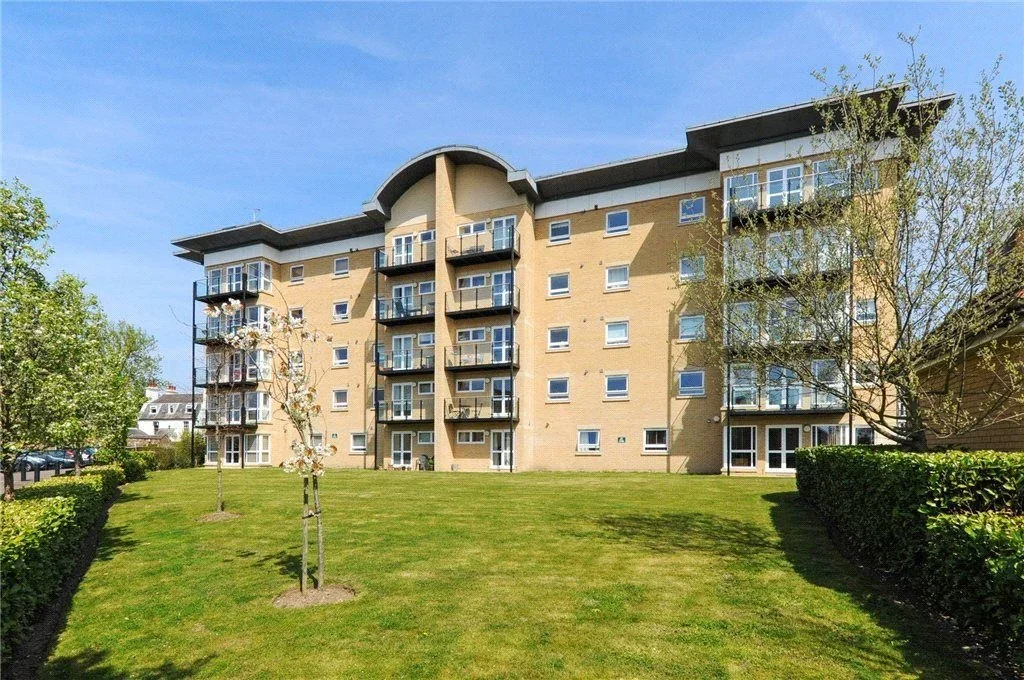 Flat Masons Hill in Greater London
