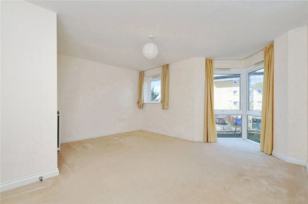 Flat Masons Hill in Greater London