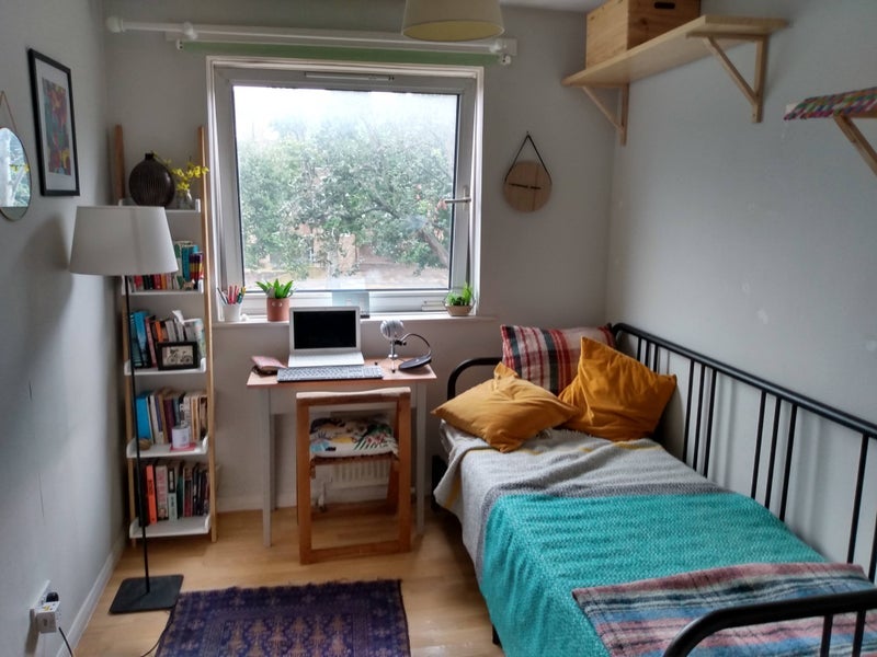 Room McNeil Road in Greater London