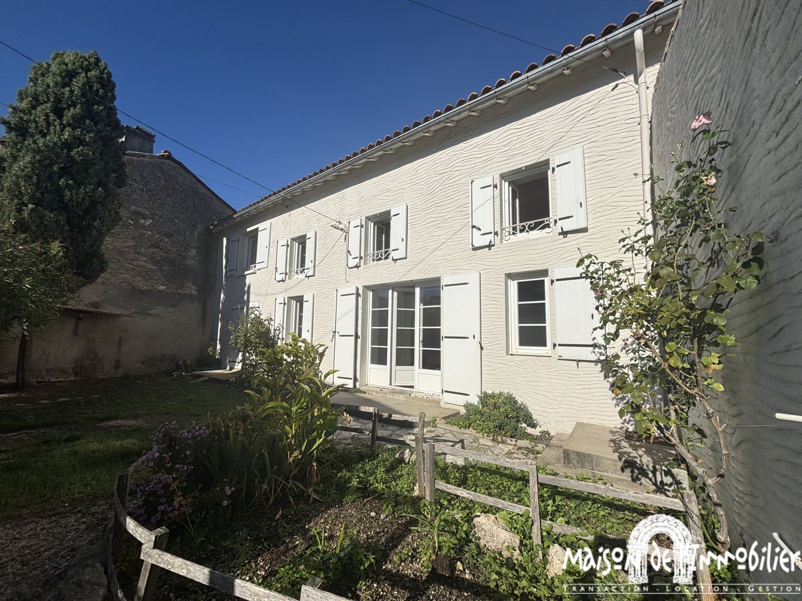 Maison D 119 à Douzat