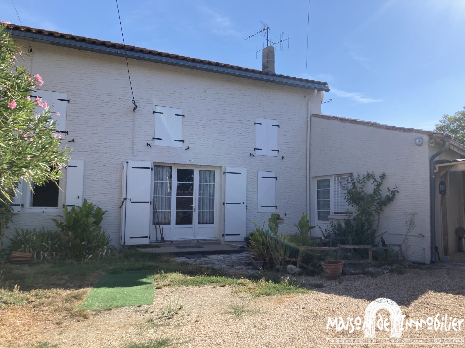 Maison D 119 à Douzat
