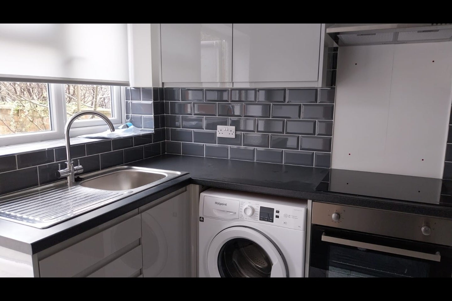 Room Cranbrook Road in Poole