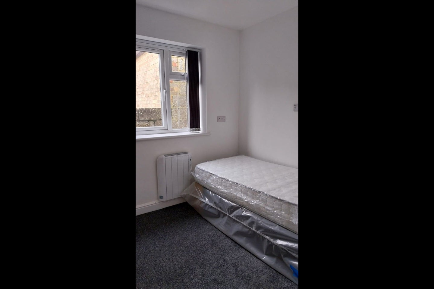 Room Cranbrook Road in Poole