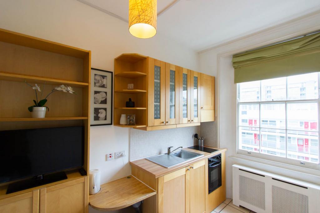 Flat Claverton Street in City of Westminster