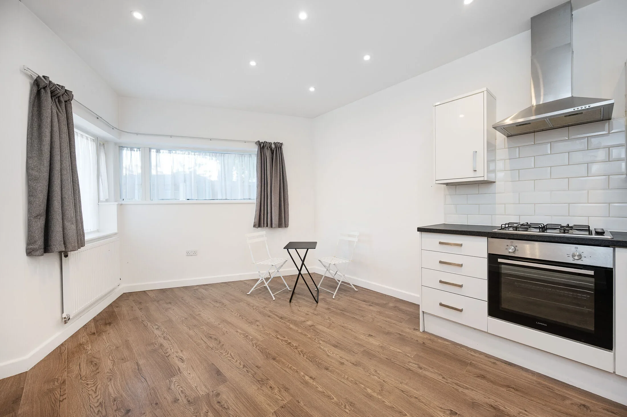 House Chestnut Avenue in Greater London