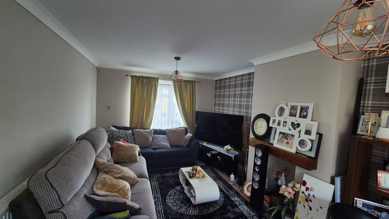 Room Bransdale Road in Nottingham