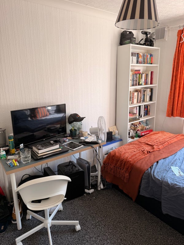 Room Ridgwell Road in Greater London
