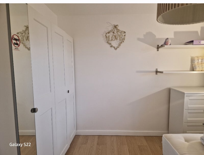 Room Grove Road in Greater London