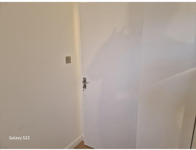 Room Grove Road in Greater London