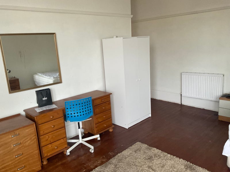 Room Cranworth Street in Glasgow