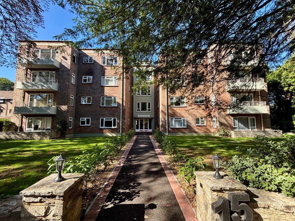 Flat Boscombe Spa Road in Bournemouth