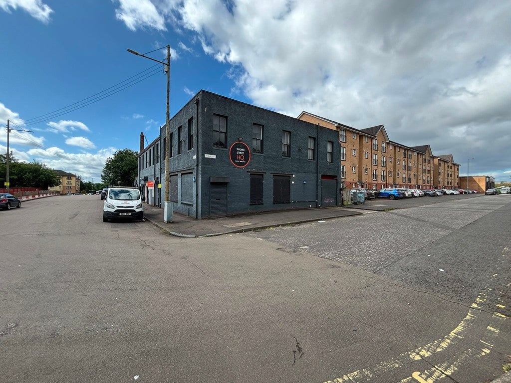 Flat Armour Gate in Glasgow