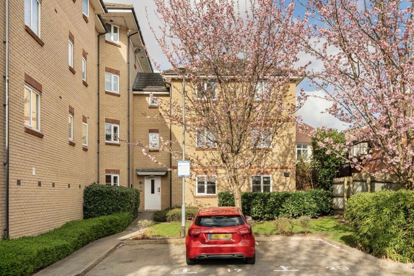 Flat Marlborough Road in Greater London